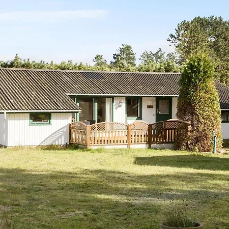 3 Bedroom Stunning In Дом отдыха Рёдбю